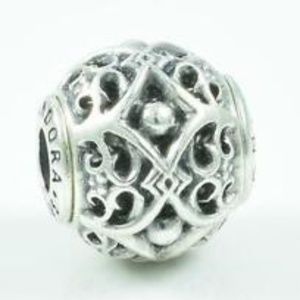 Pandora Essence Affection Charm bead
